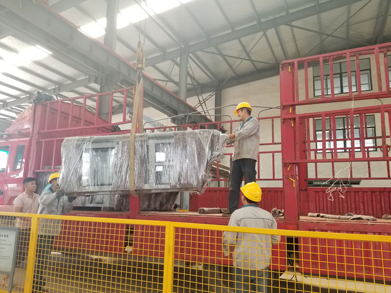 榮大發往山西公宣傳欄案例