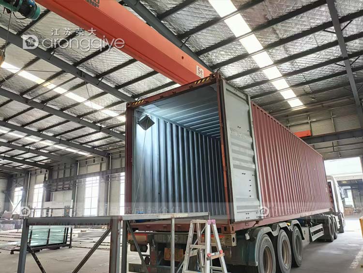 再啟航,第二批高品質(zhì)公交車站臺成功發(fā)往俄羅斯圖一