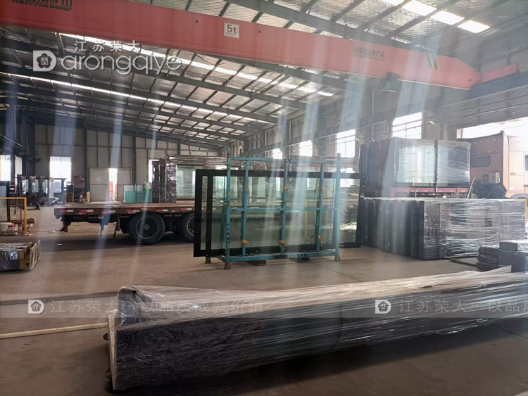 品質(zhì)深耕,安徽候車亭項目順利發(fā)貨紀實圖一